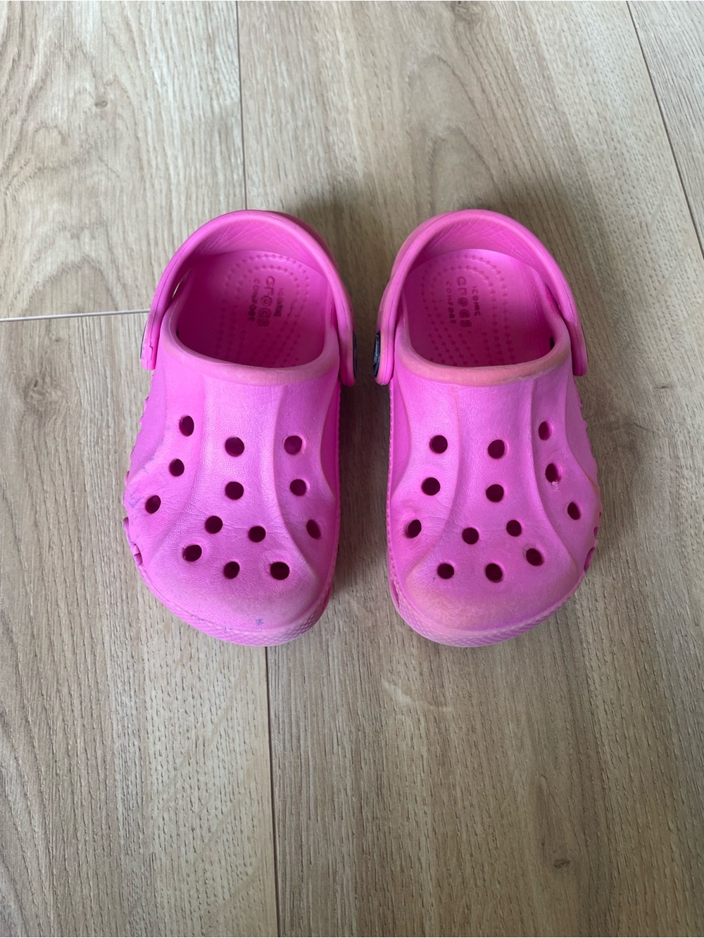 CROCS Kids Classic Clog in Hot Pink